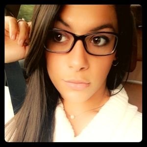 Meet your Posher, Maria